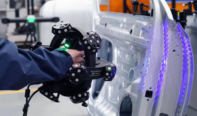 TRACKSCAN SHARP 49 - Sistema de escaneo óptico 3D para mediciones a gran escala